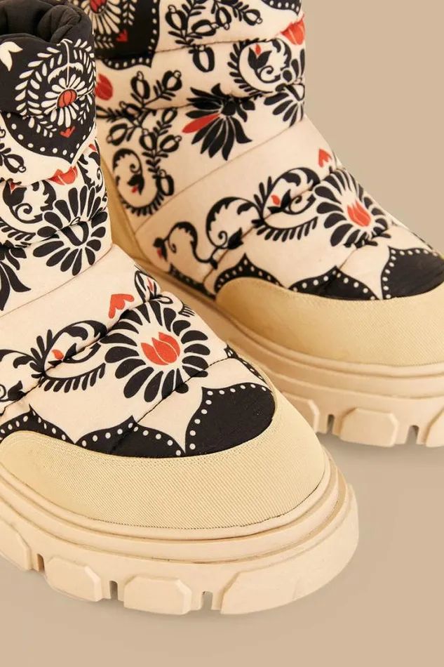 Black Passion Scarf Puffy Ankle Boot Women FARM Rio Boots and Sneakers