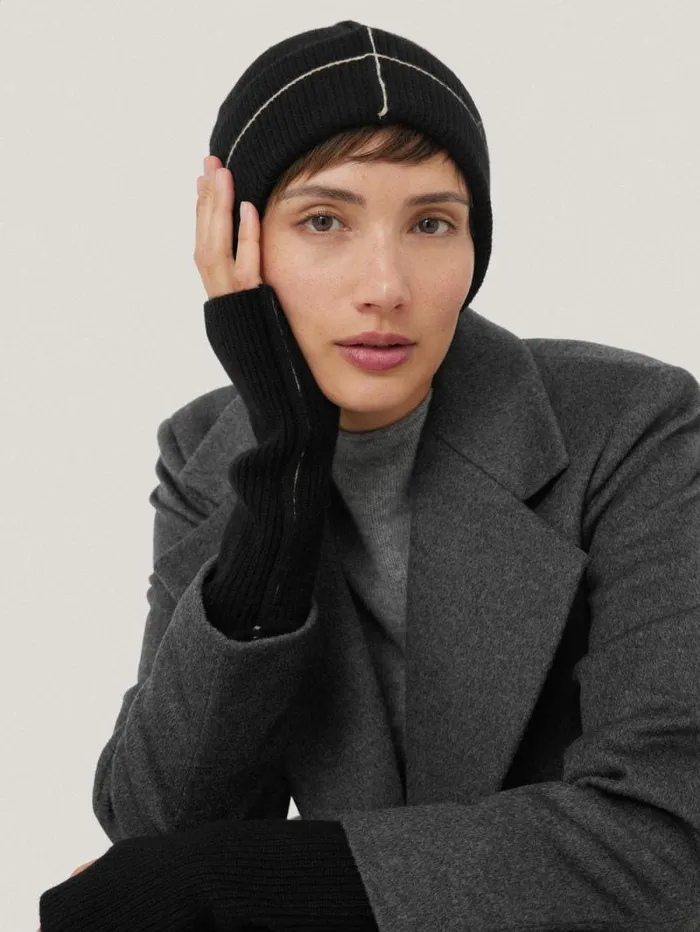 Contrast Stitch Mitten Black Women Jigsaw Hats and Gloves