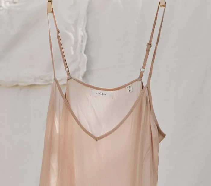 DEN Slips Women Short Deep VNeck Slip Conch
