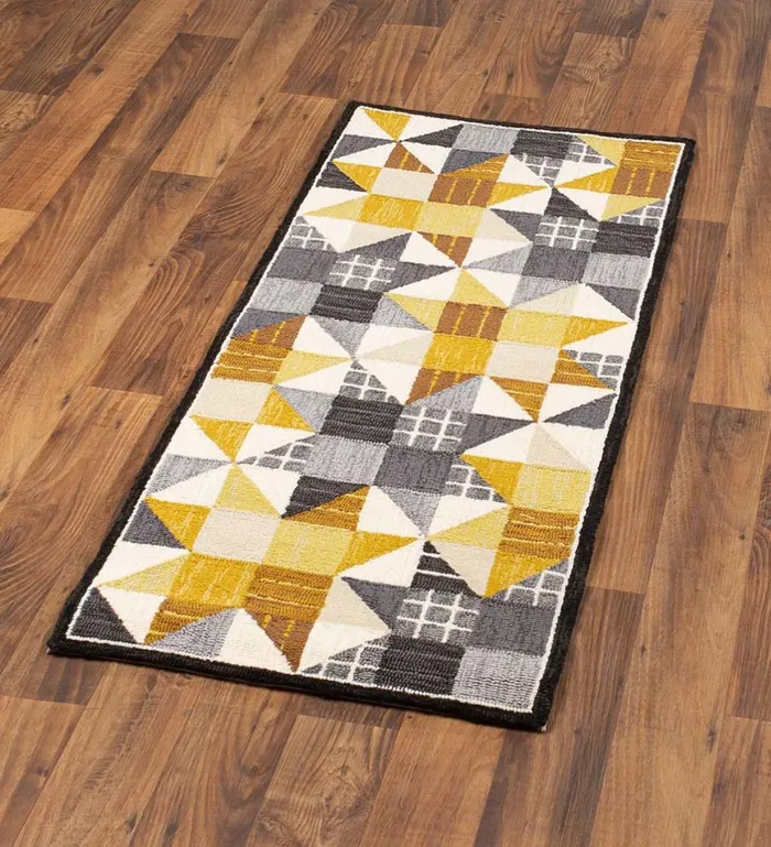 Indoor Living IndoorOutdoor Springtime Quilt Polypropylene Rug Runner Plow and Hearth Small Accent Rugs