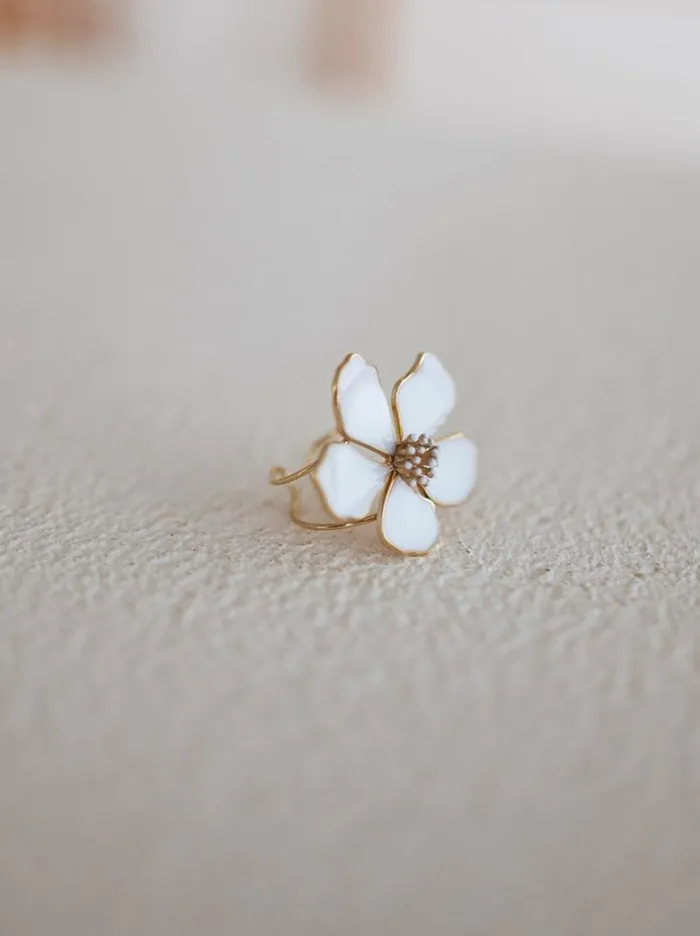 Jewelry and Accessories Rings Easy Clothes Golden Blum Ring Jewelry and Accessories Rings Easy Clothes Golden Blum Ring