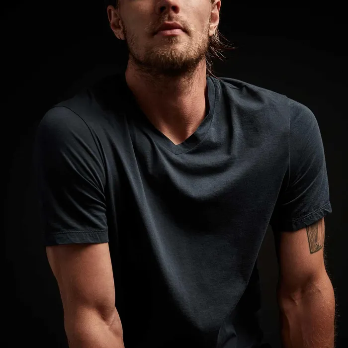 MEN James Perse TSHIRTS Luxe Lotus Jersey V Neck French Navy