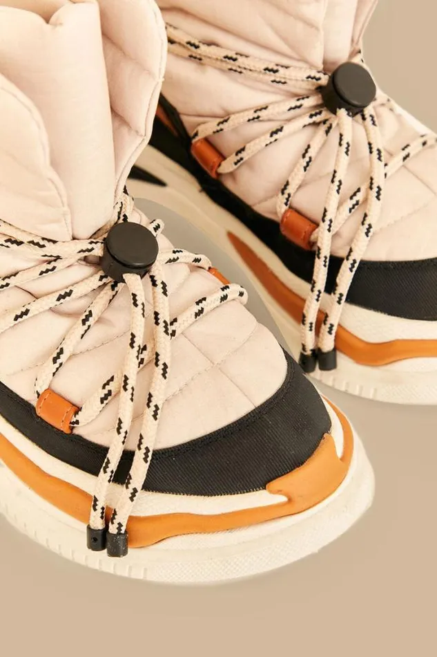 Off White Matelasse Puffy Boot Women FARM Rio Boots and Sneakers Off White Matelasse Puffy Boot Women FARM Rio Boots and Sneakers