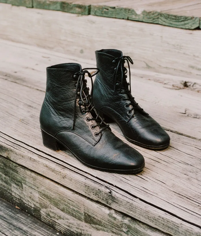 The Dawn Boot Noir Leather Women Footwear Christy Dawn