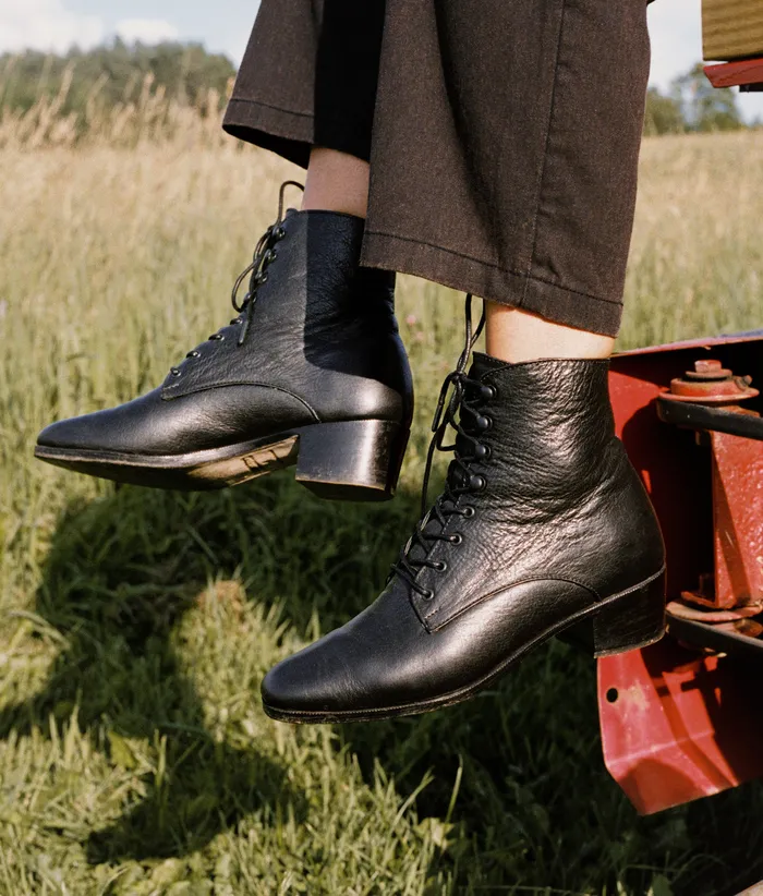 The Dawn Boot Noir Leather Women Footwear Christy Dawn