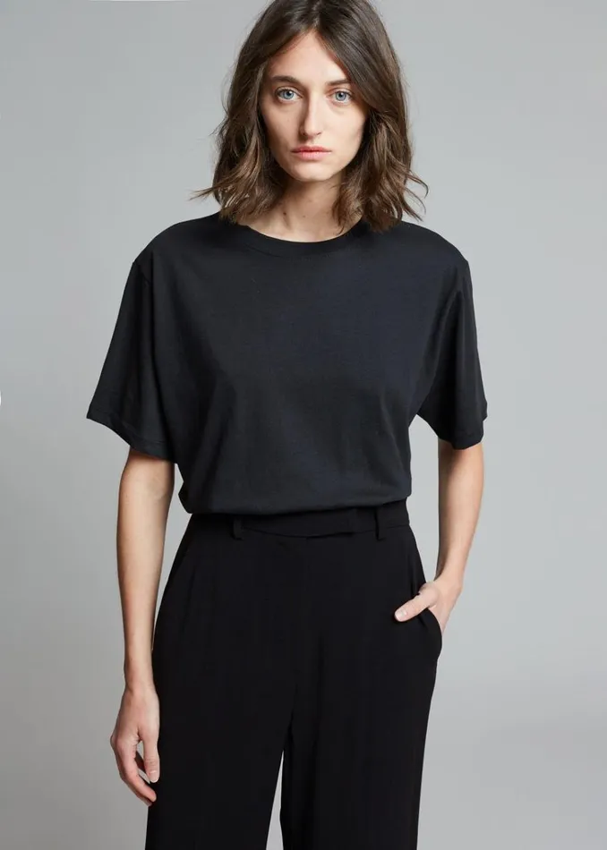 The Frankie Shop Lilou Simple Tee 8211 Black Shop Tops