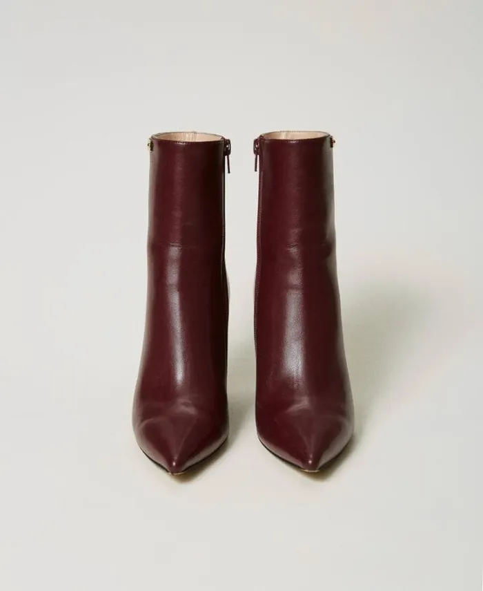 Twinset Boots And Ankle Boots Ankle Boots With Wedge And Logo Plate Bordeaux 8211 Shoes