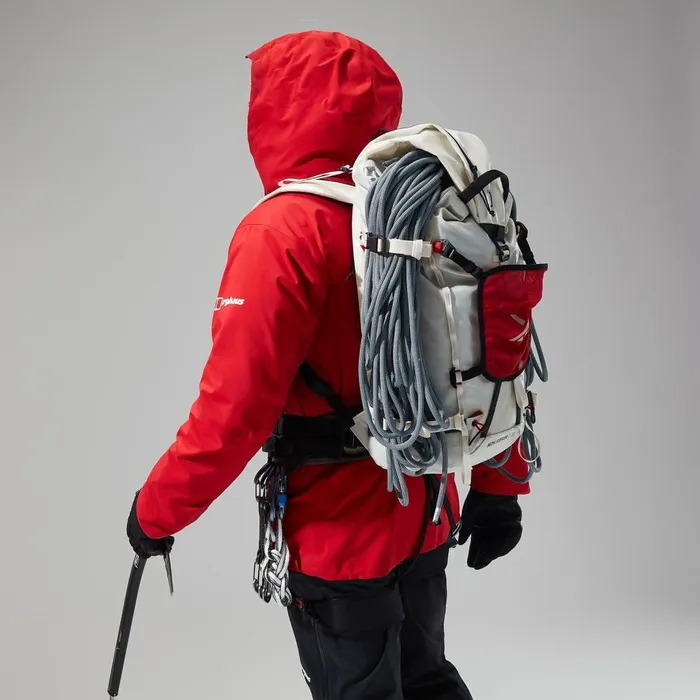 Waterproof Men Berghaus MTN Seeker GTX Jacket 8211 Red