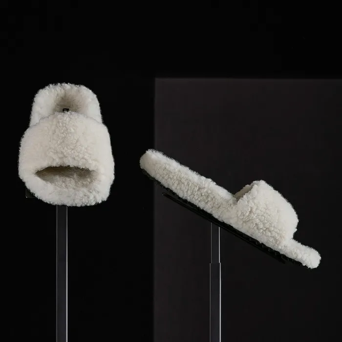 WOMEN James Perse SANDALS Women039s Simple Strap Shearling Slide Ivory