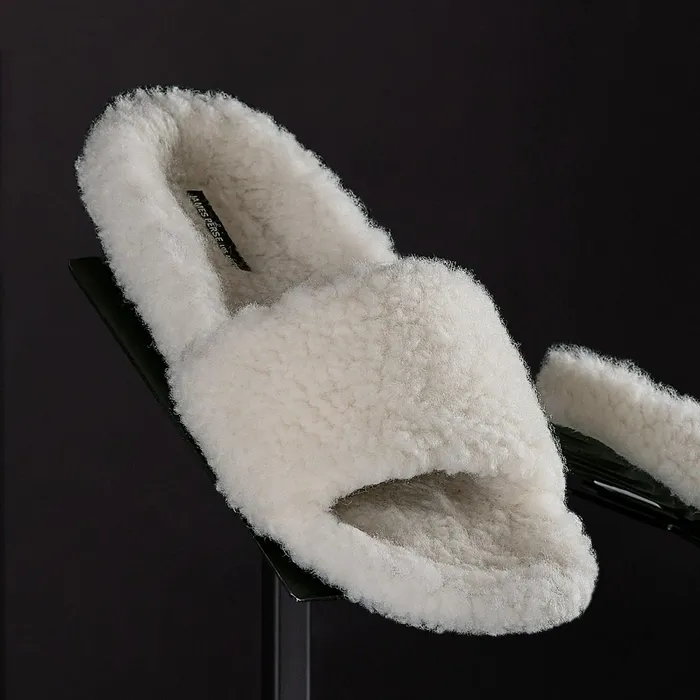 WOMEN James Perse SANDALS Women039s Simple Strap Shearling Slide Ivory