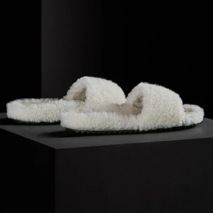 WOMEN James Perse SANDALS Women039s Simple Strap Shearling Slide Ivory