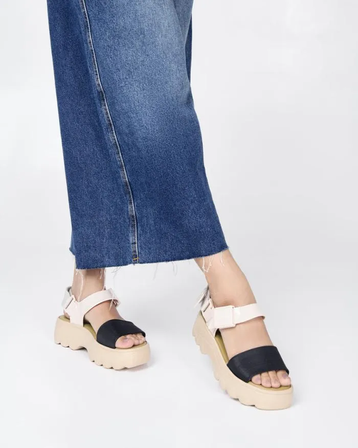 Women Kick Off Sandal Beigeblack Melissa Platforms