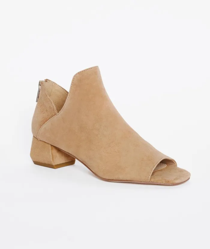 Women Vonn Bootie 8211 Latte Pelle Moda Low Heels